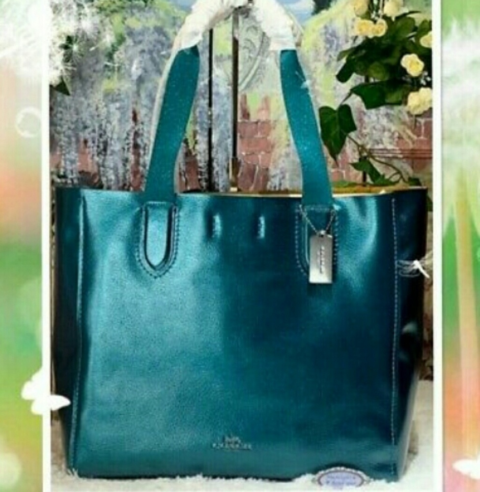 Coach F59388 Large Derby Tote in Metallic Pebble L